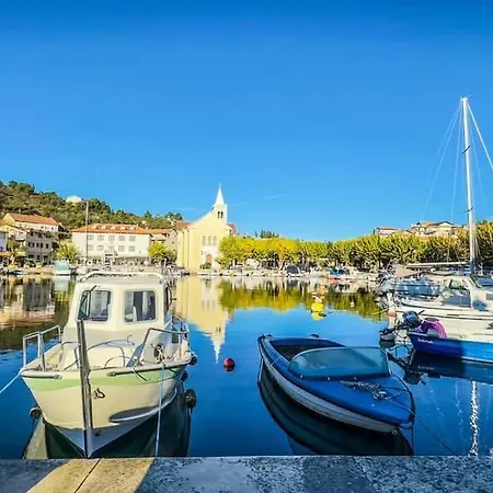 Ruza Zaton (Sibenik-Knin)