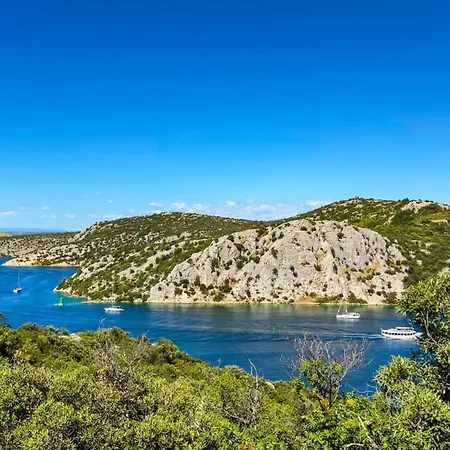 Ruza Zaton (Sibenik-Knin)