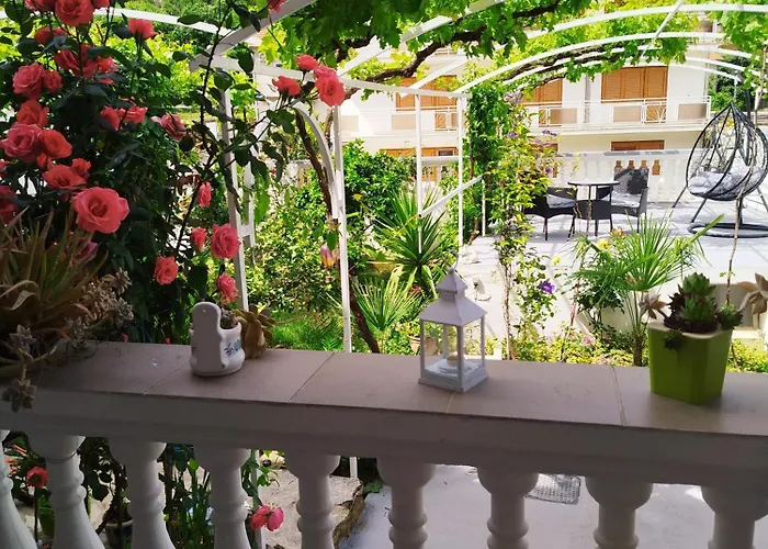 Ruza Zaton (Sibenik-Knin)