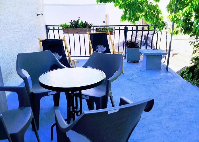 Ruza Zaton (Sibenik-Knin)