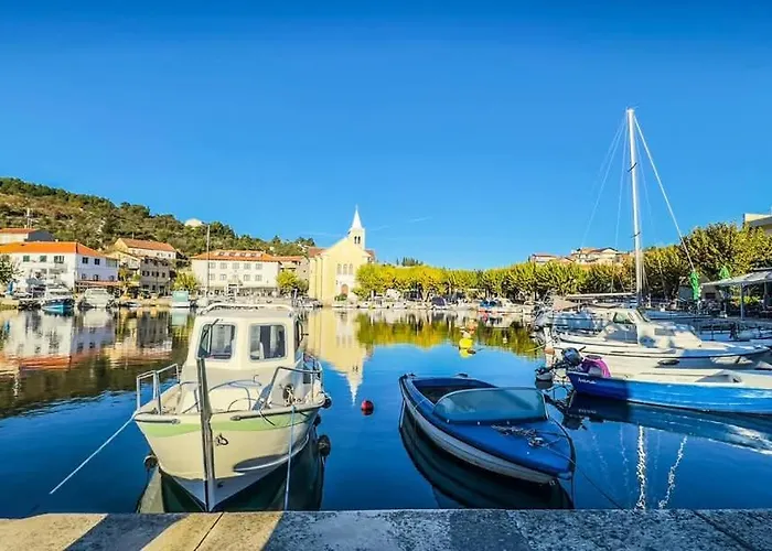 Ruza Zaton (Sibenik-Knin)